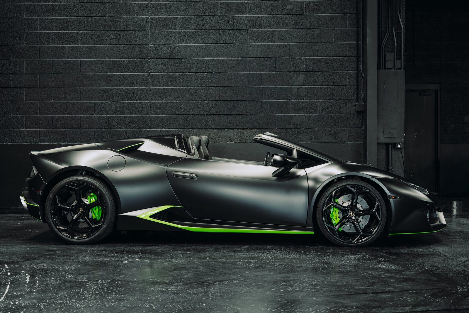 Lamborghini Huracan Spyder (Black)