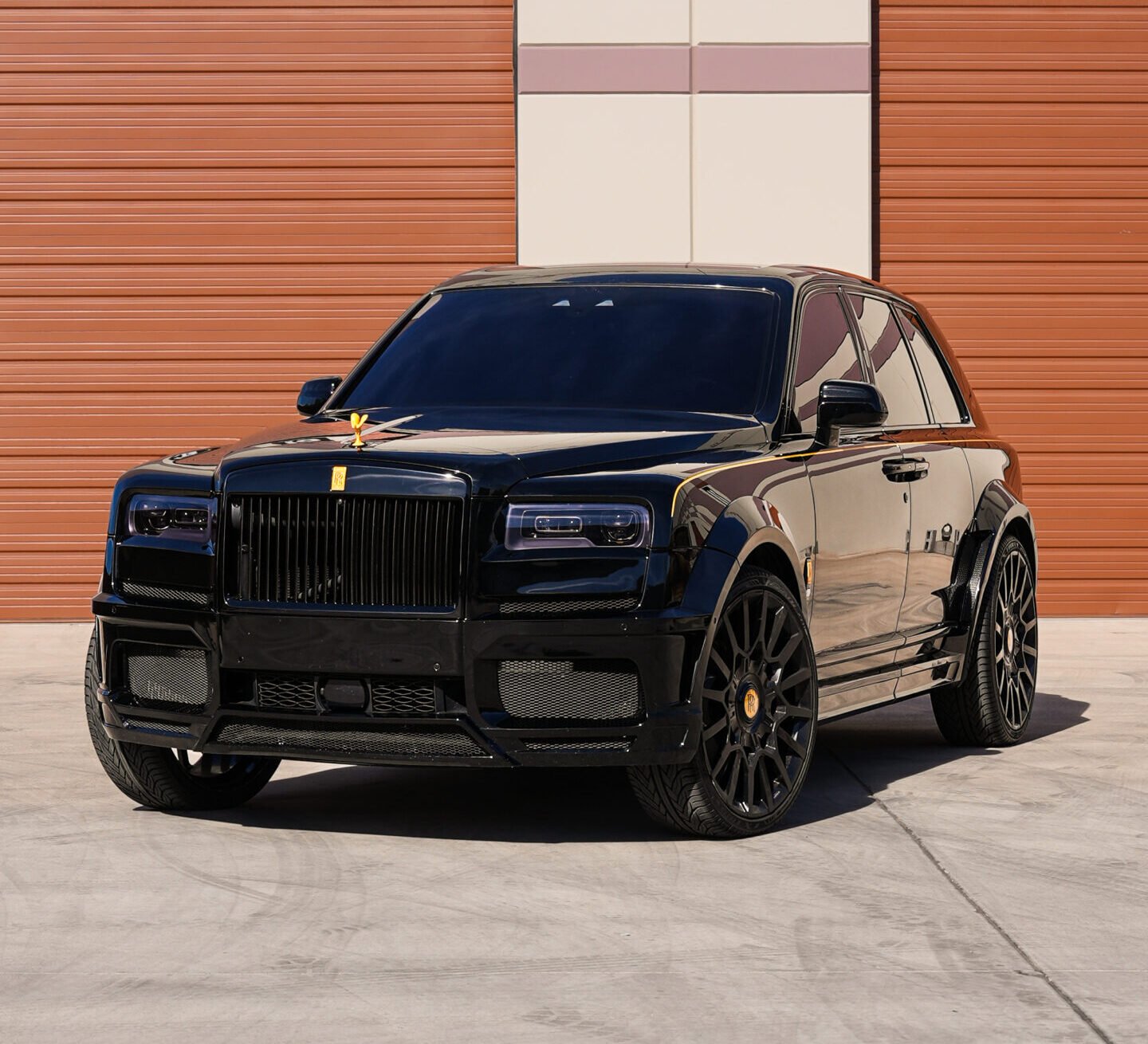 Rolls-Royce Cullinan (Black)
